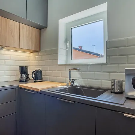 Petra Cres